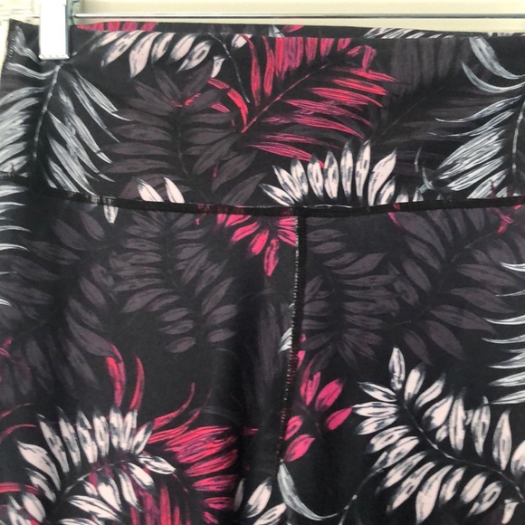 High/med waist Fabletics leggings - Picture 2 of 2